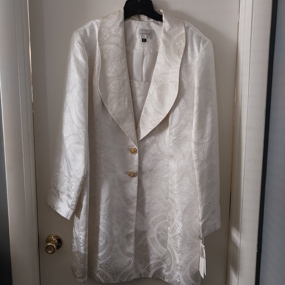 Women's Plus Size Suit.